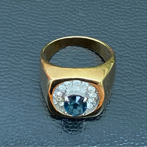 Vintage Unsigned Gold-tone Blue Sapphire CZ Stones Unisex Ring Size 8 - Picture 6 of 14
